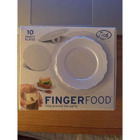 FingerFood Plate Rings-10 Mini Party Snack Plates – Wearable Appetizer Trays - Picture 1 of 3